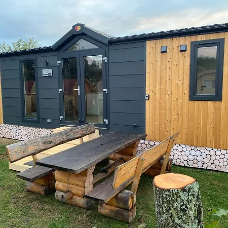 Tinyhaushotel 3*
